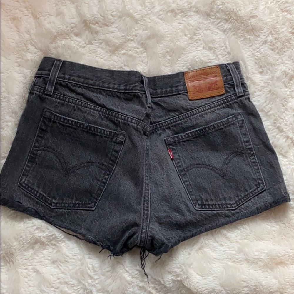 Levi’s shorts - Picture 2 of 3